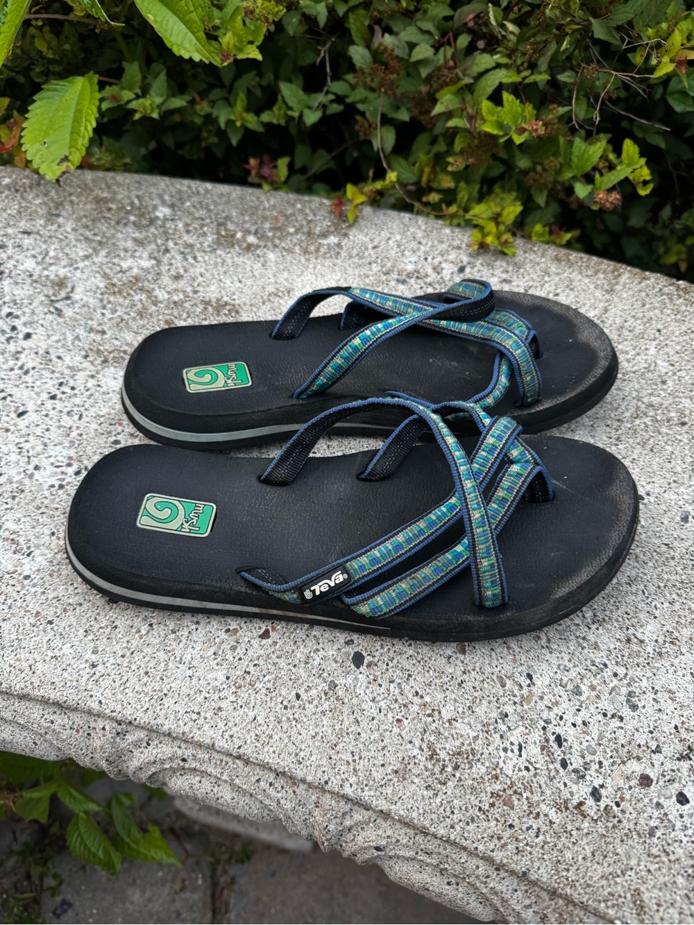 Teva Women’s Black Sandals with Blue-Green Patterned Straps Size 7